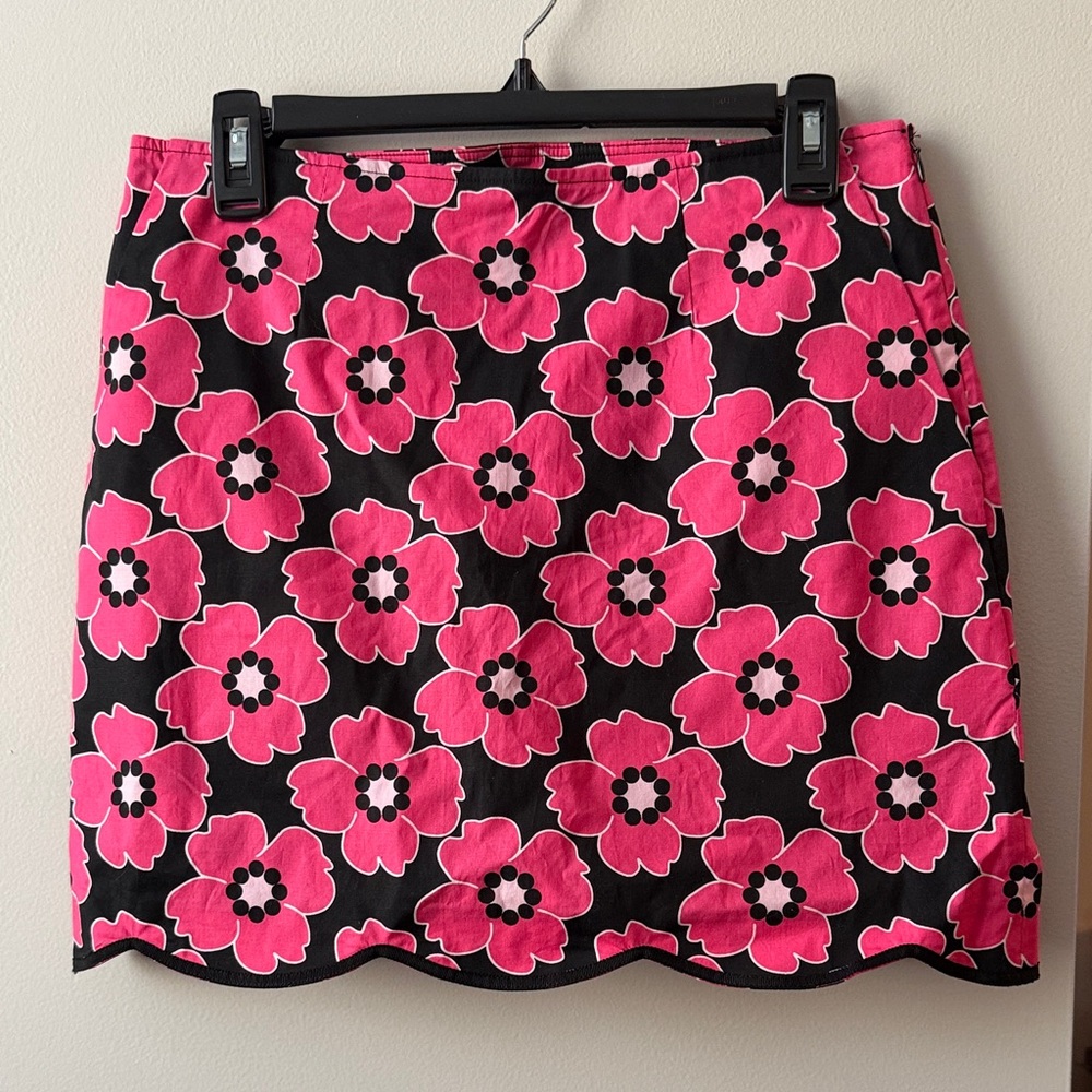 Golftini Wanderlust Skort hot pink and black flowers